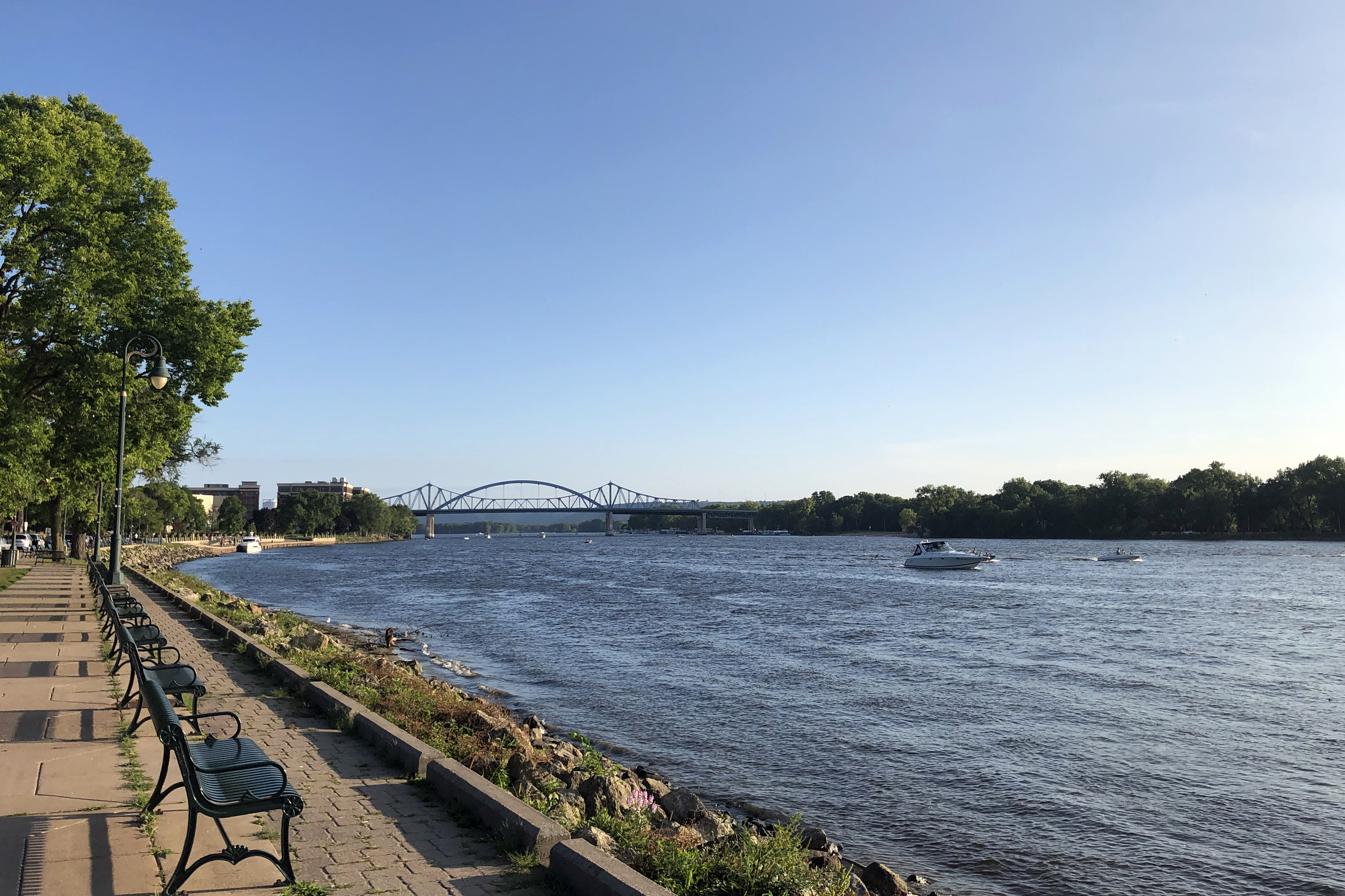 The view of the Big Blue Bridge from Riverside Park